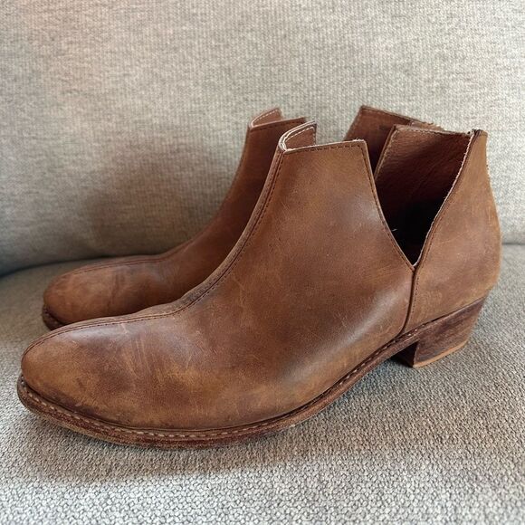 The Root Collective Blythe Booties in Chestnut Handmade Leather Boots Size 11 - Picture 3 of 9